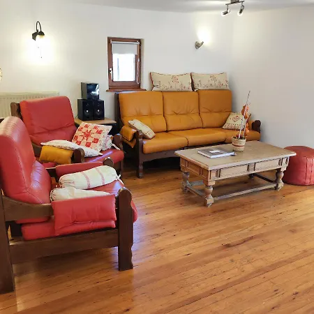 Petite Maison Alsacienne Dans Un Village Au Calme Niederroedern